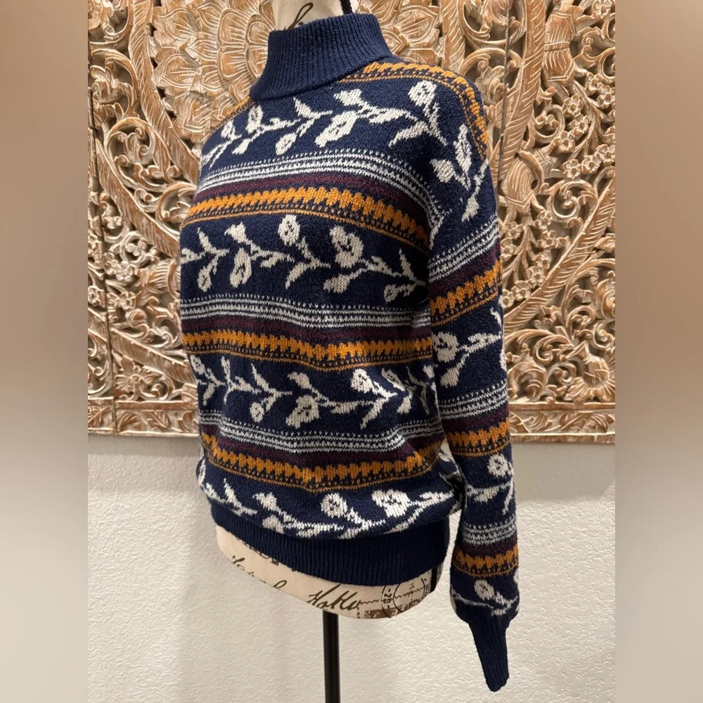 St.John’s Bay Button Back Super Soft Floral Knit Sweater- size S - Picture 6 of 9